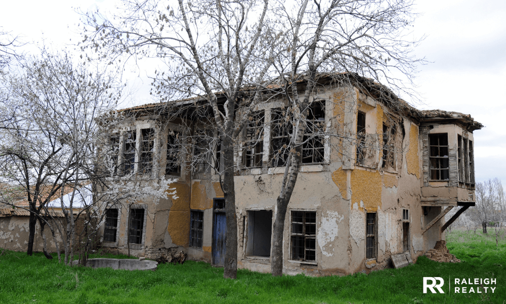 Home in Bad Condition - Older Home Left Untouched