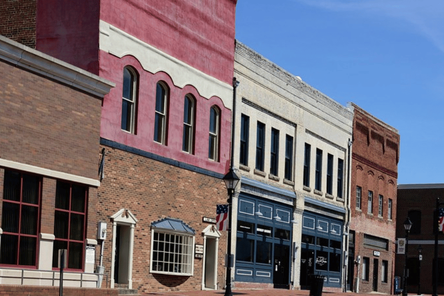 Louisburg, NC buildings on a clear day 