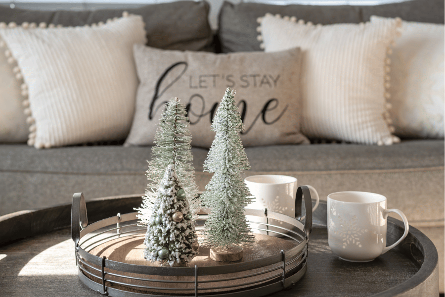 Clean and Simple Holiday Decorations