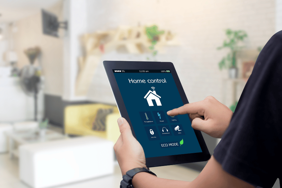 Convenience by controlling home by smartphone